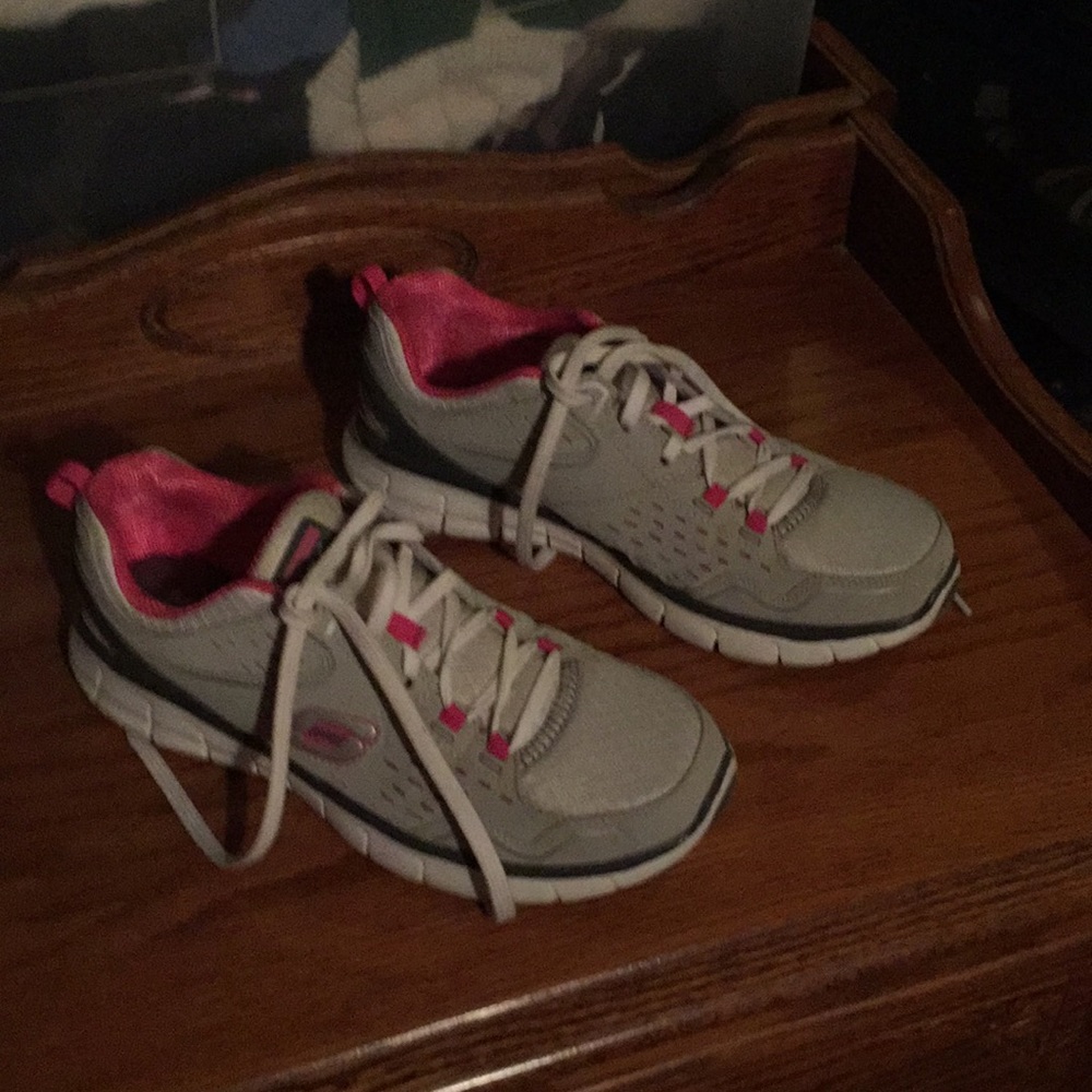 Sketchers sport shoe